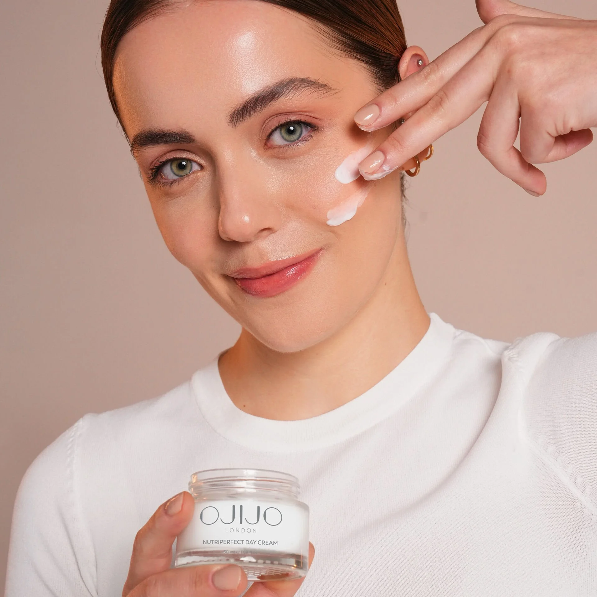 OJIJO LONDON Tüm Cilt Tipleri için Besleyici Gündüz Nemlendirici Krem 50 ml - Görsel 2